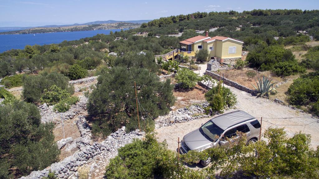 Holiday House Rusticana Sali, Dugi Otok Near Np Kornati Exterior photo